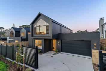 37 Elliot Street, Riverhead