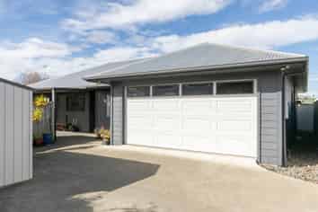 300A Park Road South, Akina