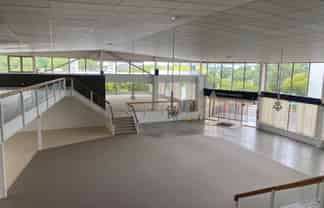LARGE FORMAT RETAIL IN LINK DRIVE