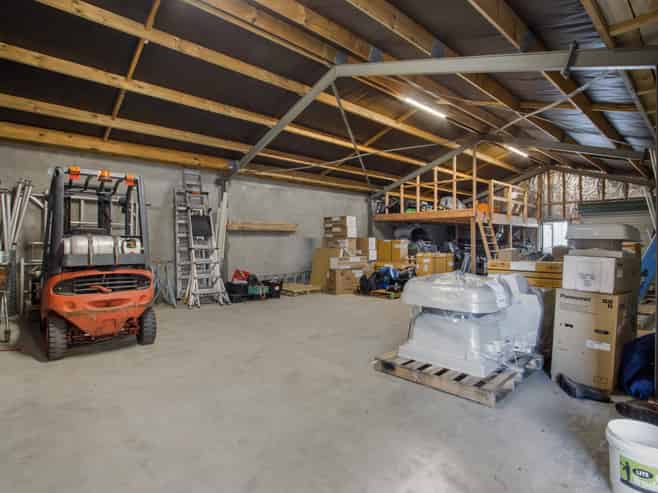 Practical space / prime position