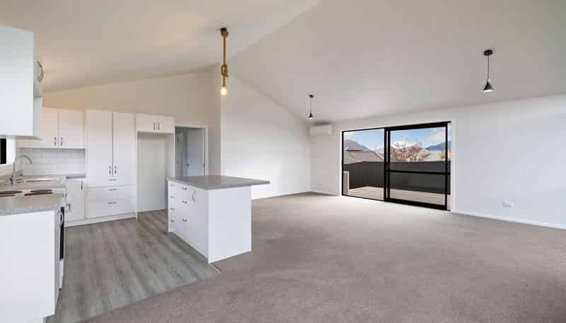 35 Risinghurst Terrace, Lower Shotover