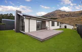 35 Risinghurst Terrace, Lower Shotover