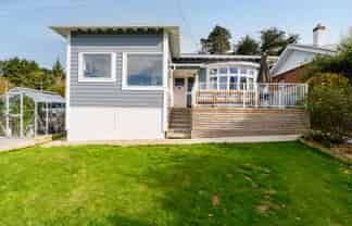 25 Thoreau Street, CONCORD