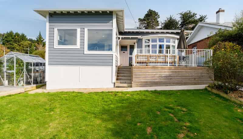 25 Thoreau Street, CONCORD