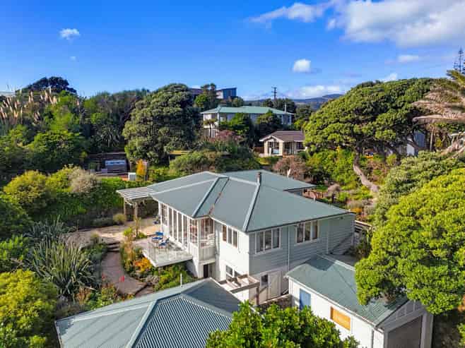 7 Tangahoe Street, Paekakariki