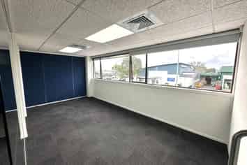 BIRKENHEAD BEAUTY - PRIME, BRIGHT OFFICE
