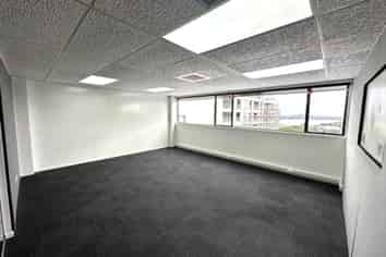 BIRKENHEAD BEAUTY - PRIME, BRIGHT OFFICE
