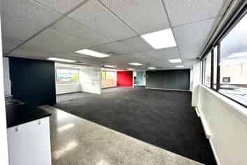 BIRKENHEAD BEAUTY - PRIME, BRIGHT OFFICE
