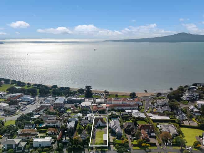 18 Ronaki Road, Mission Bay