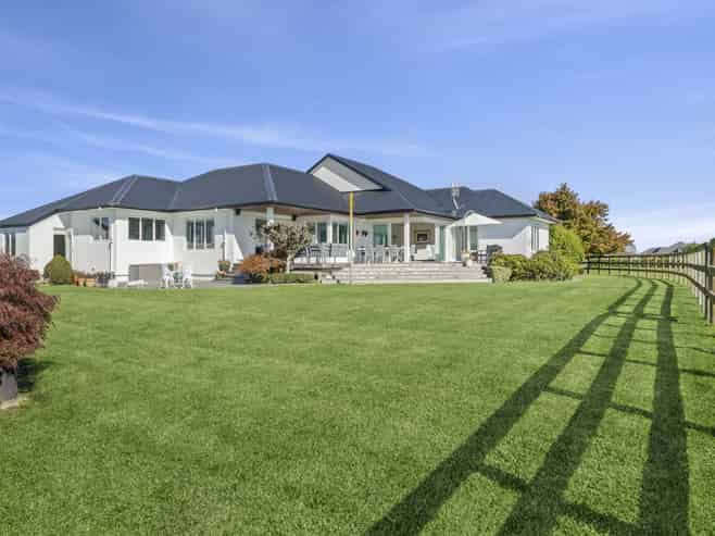 397 Grasslands Drive, Cambridge