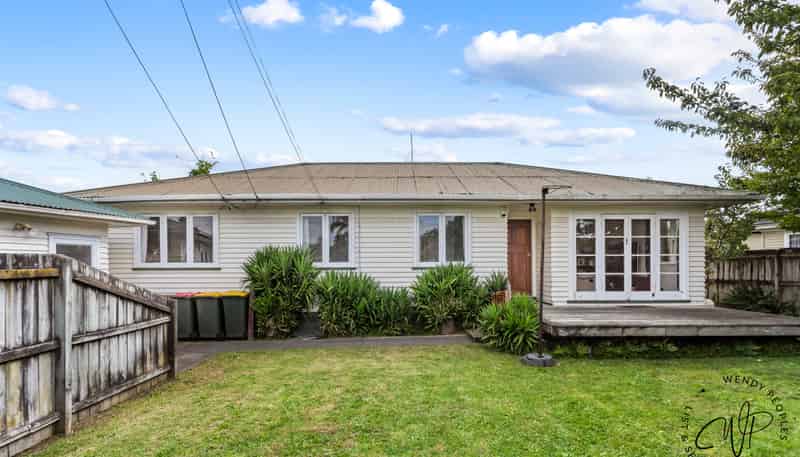 37 Sutton Crescent, Papakura