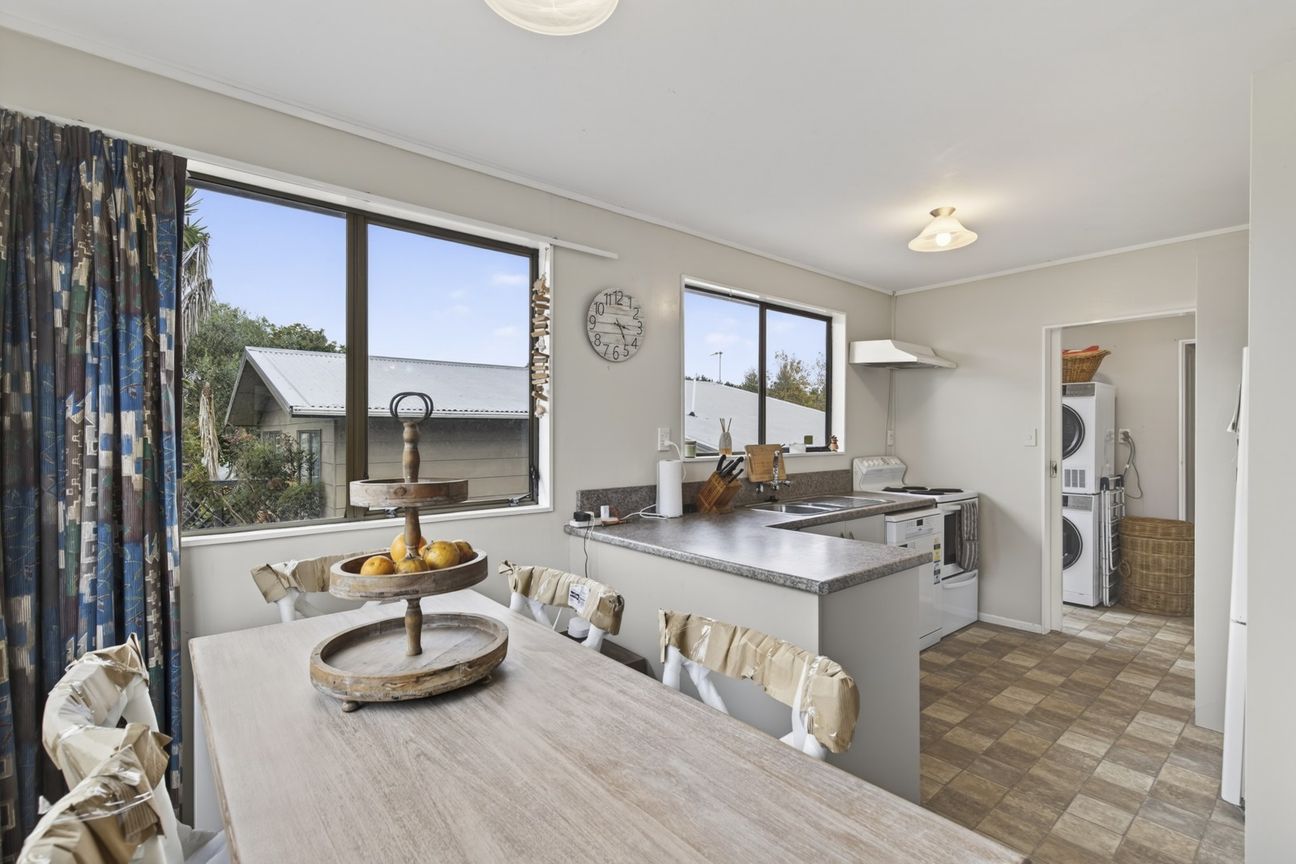 House in New Plymouth, Spotswood - View 2