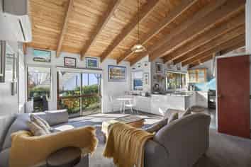 99 Barrett Road, Whalers Gate