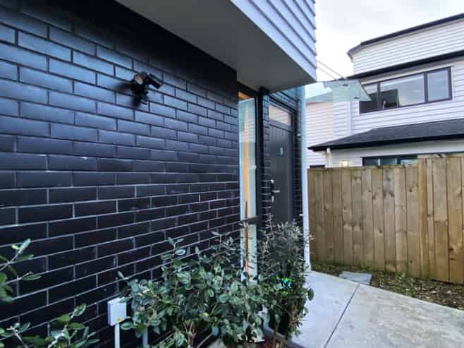 8/10 Ayr Rd, Pakuranga