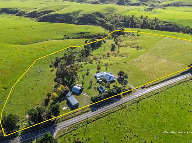 1322 Lake Ferry Road, Martinborough