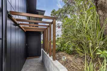 14 Alexandra Road, Roseneath