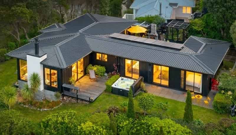 14 Alexandra Road, Roseneath