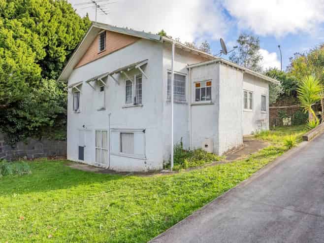 66 St Andrews Road, Epsom