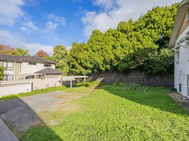 66 St Andrews Road, Epsom
