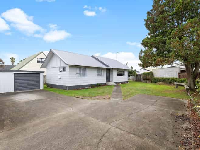 42B Elmwood Crescent, Pukete