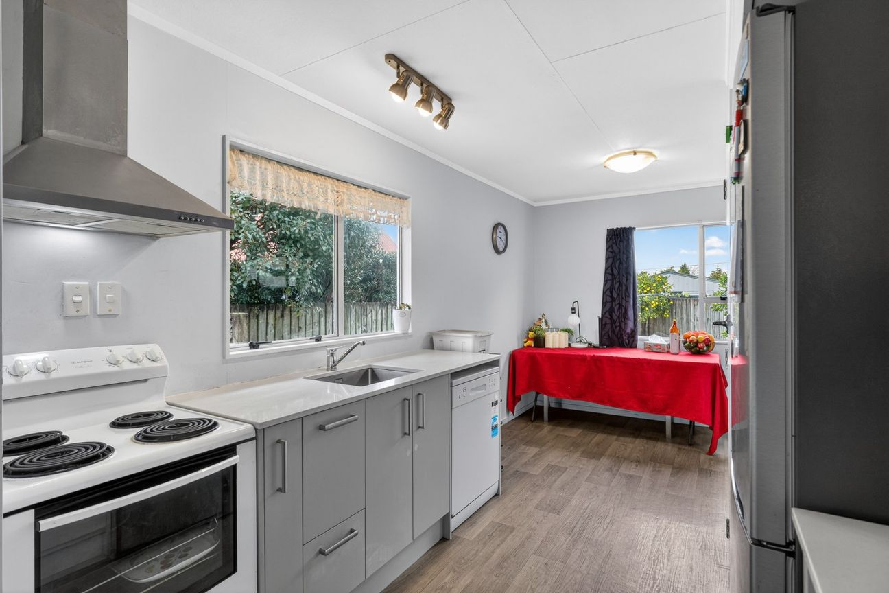 Easy Living in a Prime Pukete Location - Widok 4