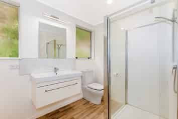 7b Venus Place , Whitby