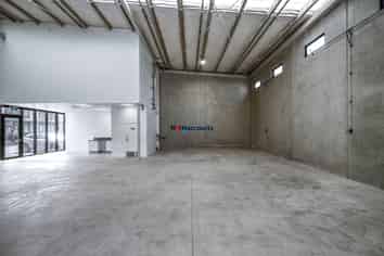 Versatile Industrial Warehouse