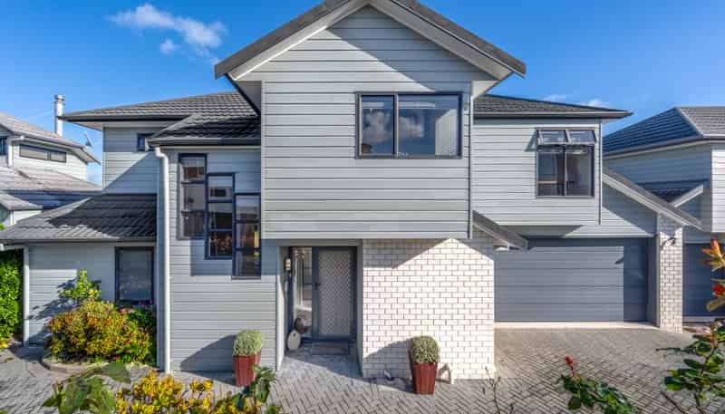 2/19 Devon Road, Bucklands Beach