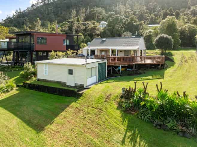 17 Ngahere Terrace, Opoutere