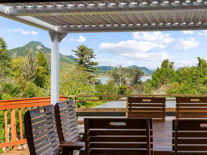 17 Ngahere Terrace, Opoutere