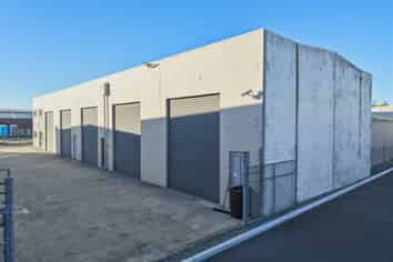 Commercial Investment with income and potential 