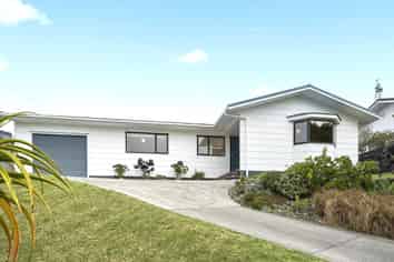 14 Frances Street, Waikanae Beach