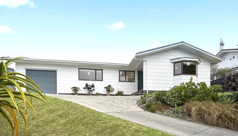 14 Frances Street, Waikanae Beach