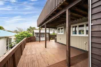 628 Whangaparoa Road, Stanmore Bay