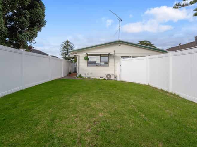 3 Shepherds Road, Papakura