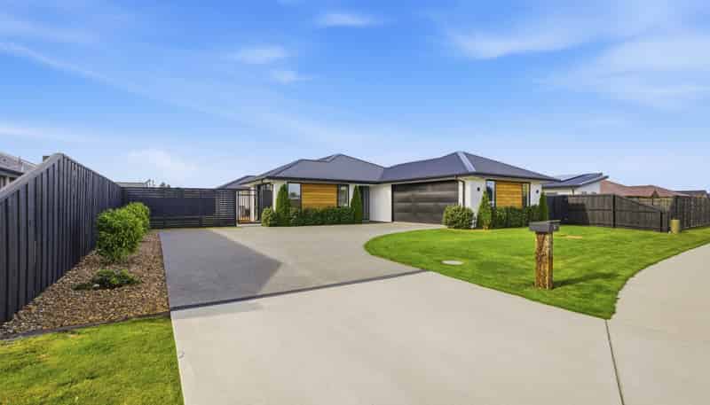 9 Merino Crescent, Amberley