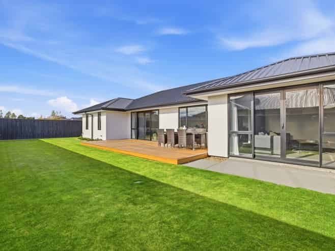 9 Merino Crescent, Amberley