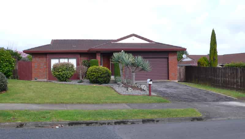 12 Billabong Place, Botany Downs