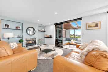2/285 Bleakhouse Road, Mellons Bay