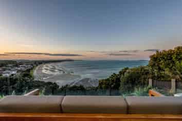 2/285 Bleakhouse Road, Mellons Bay