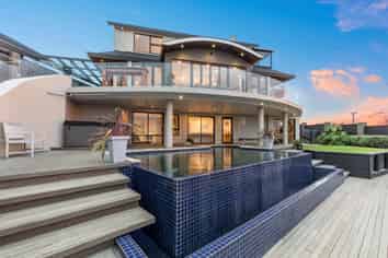 2/285 Bleakhouse Road, Mellons Bay
