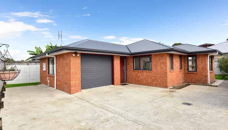 19 Landmark Court, Huntington