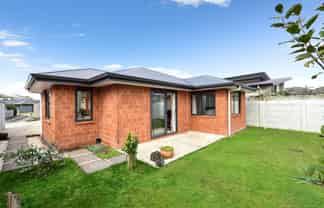 19 Landmark Court, Huntington