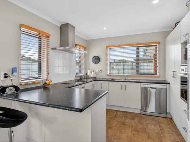 19 Landmark Court, Huntington