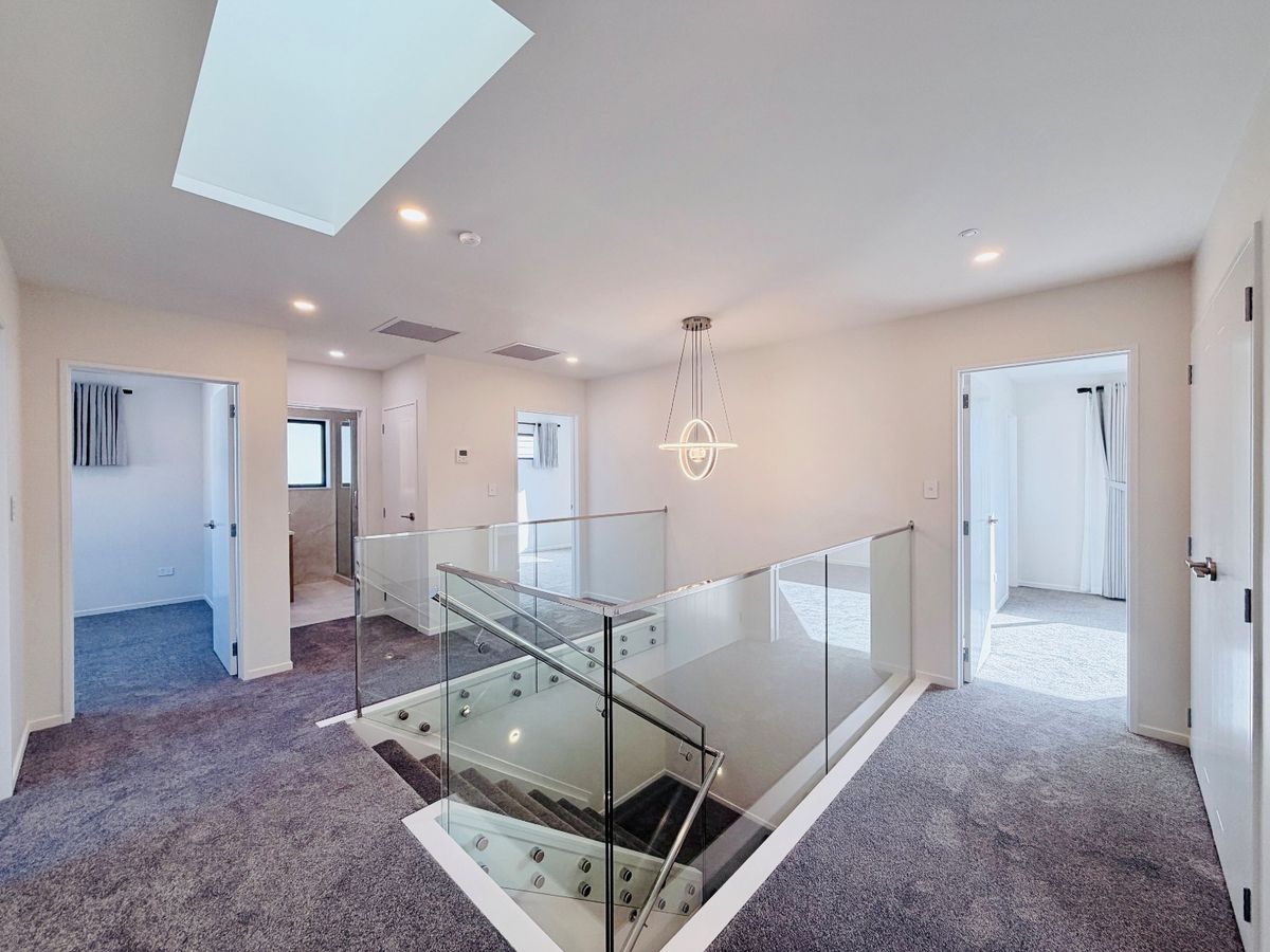 Brand New 7 Bedroom Family Home with 2 Ensuite + Granny Flat! - Ansicht 2