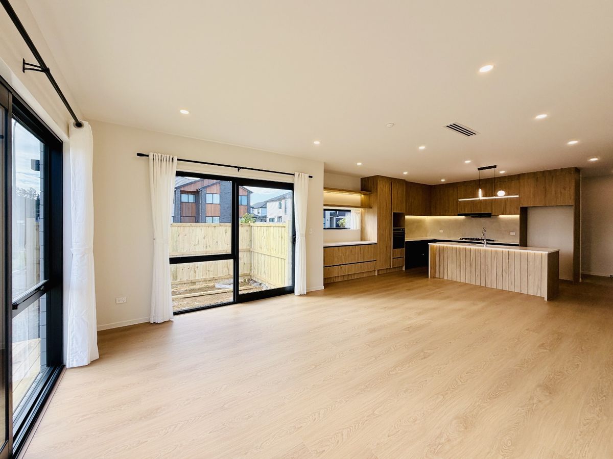 Brand New 7 Bedroom Family Home with 2 Ensuite + Granny Flat! - Ansicht 3