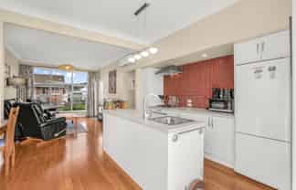 8/103 Epuni Street, Epuni