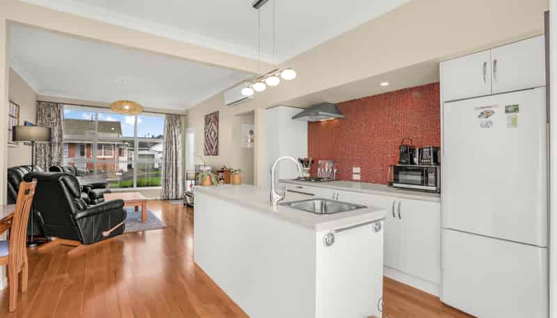 8/103 Epuni Street, Epuni