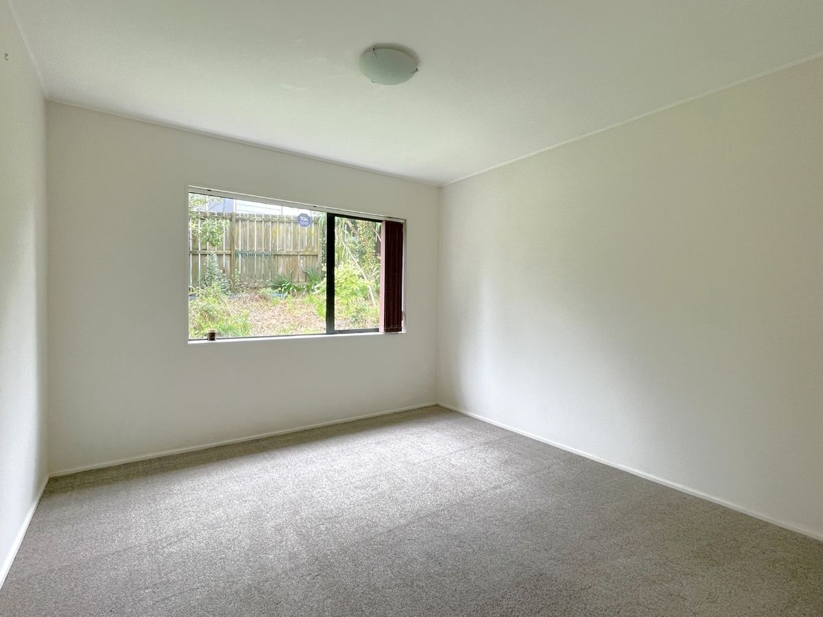 3 BEDROOM - BRICK AND TILE - PRIVATE ROAD - GARAGE - Widok 5