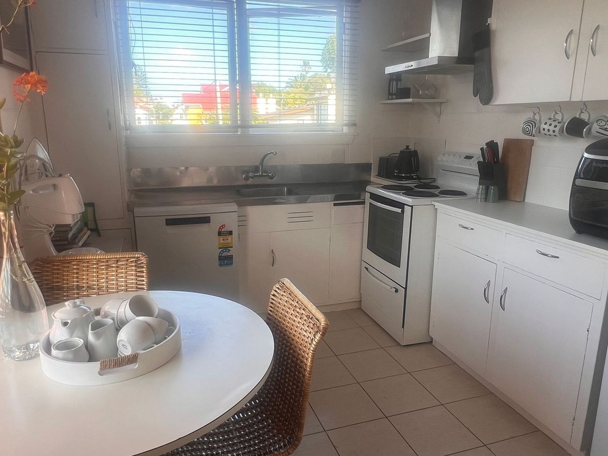 Sunny One-Bedroom Furnished Flat – Herne Bay – pohled 3